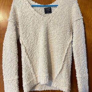 Abercrombie & Fitch Women's Textured Cream V-Neck Sweater